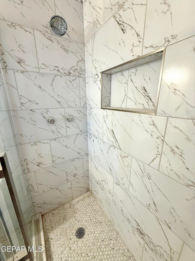 Building Photo - 2616 Pierce Ave