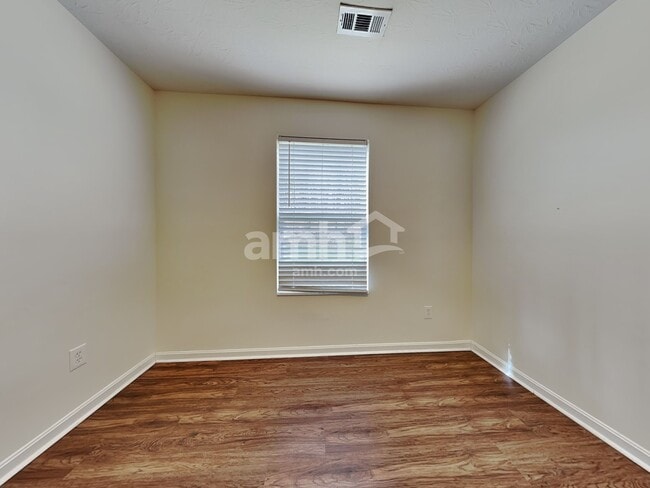 Building Photo - 2555 Samantha Dr