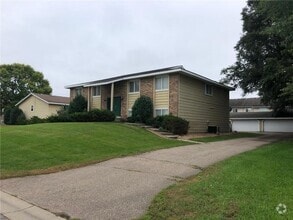 Building Photo - 1220 3rd Ave W