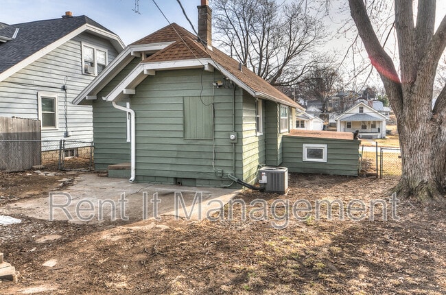 Building Photo - 1220 S 55th St