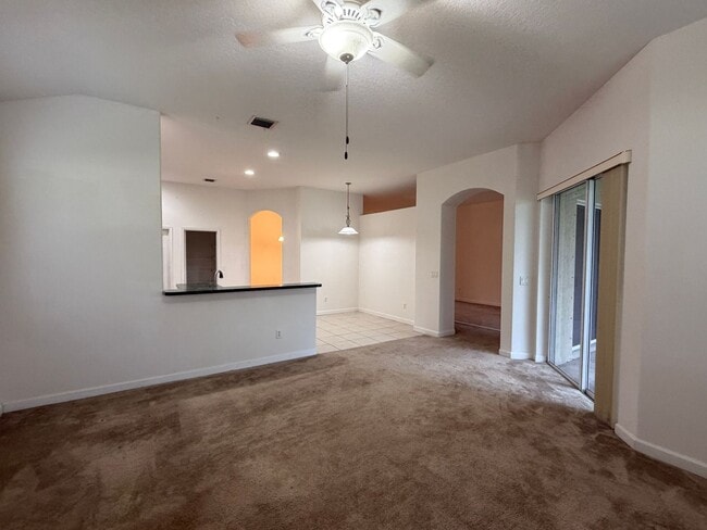 Building Photo - 3205 Brookfield Dr