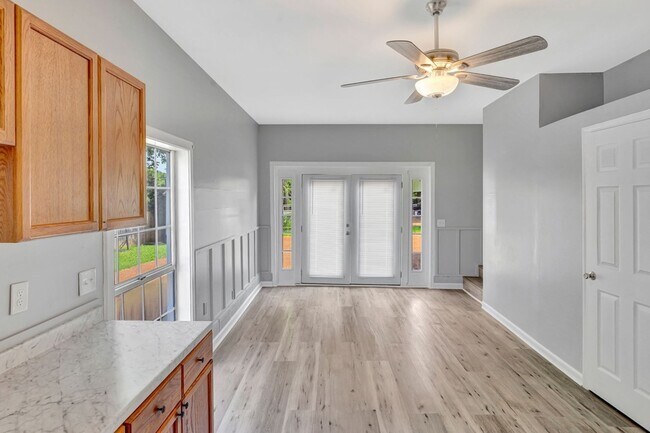 Building Photo - 3401 Shakertown Rd