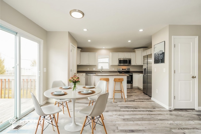 Building Photo - 604 Herrogate Square