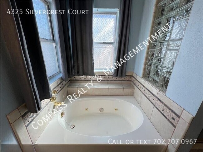 Building Photo - 4325 Silvercrest Ct