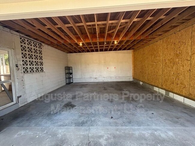 Building Photo - 390 Old Evans Rd