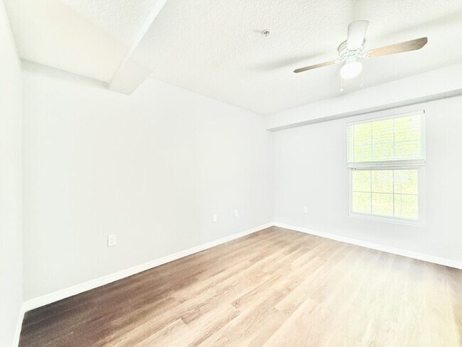 Building Photo - 425 F St