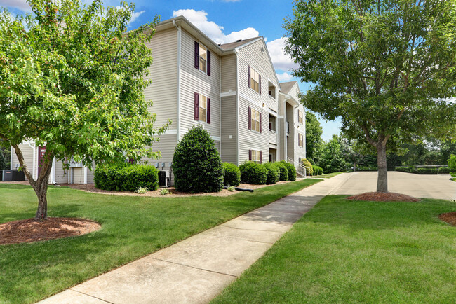 Apartment Exterior - Foxridge Apartments