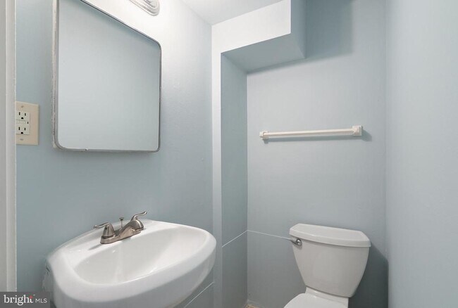 Building Photo - 7633 Allendale Dr