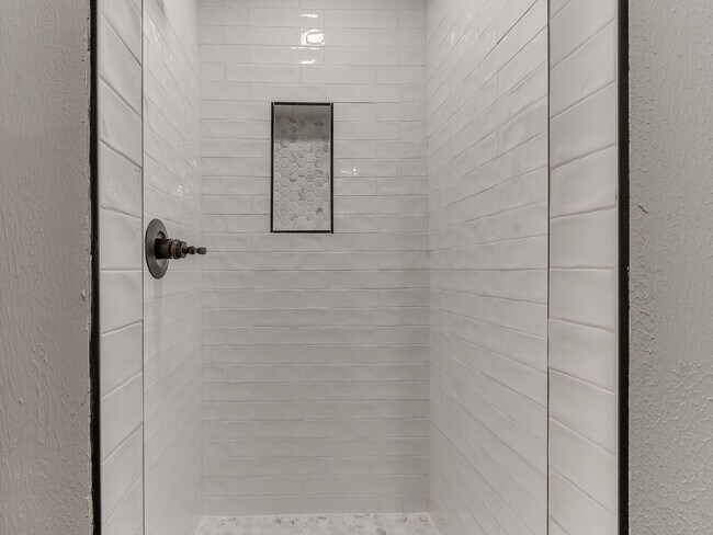 Building Photo - Stunning 4-Bedroom Home for Rent in Westwood Addition – Completely Remodeled on a Huge Lot!