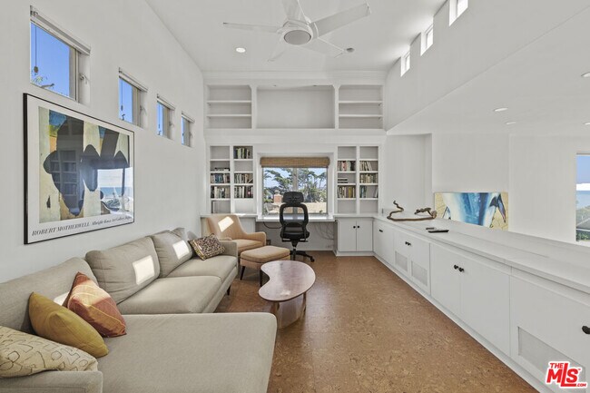Building Photo - 31851 Seafield Dr