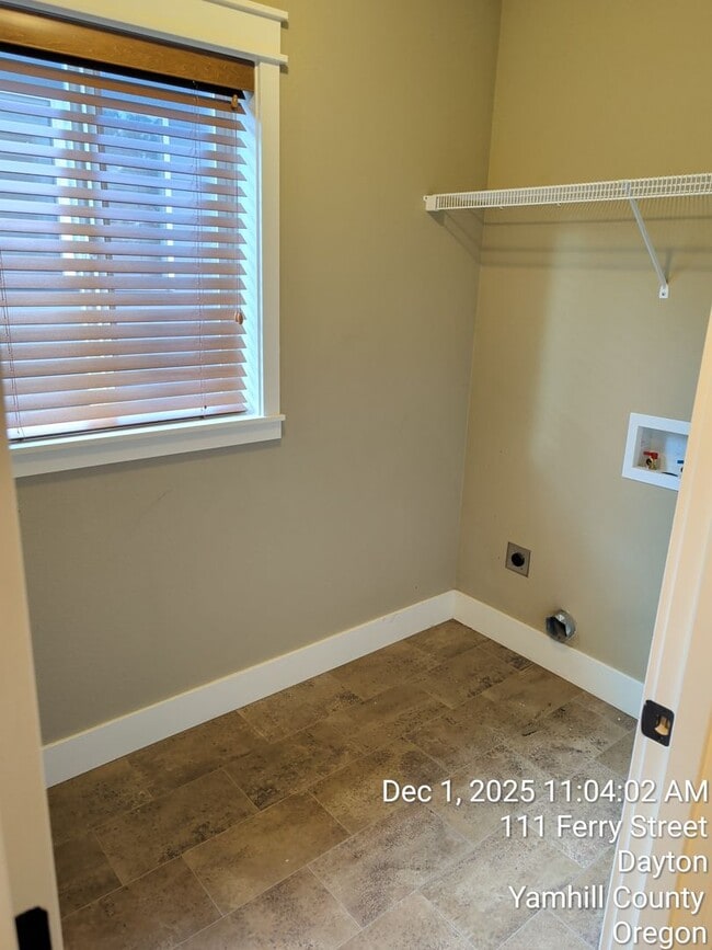 Building Photo - 111 Ferry St