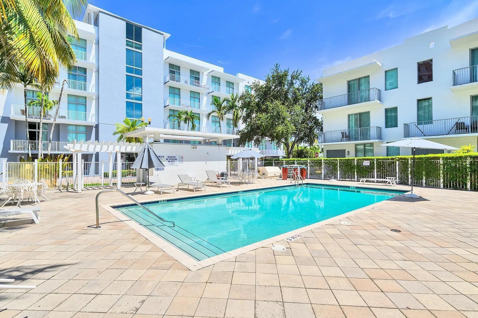 Building Photo - 2100 Van Buren St