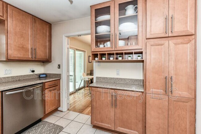 Building Photo - 7807 Suffolk Ct