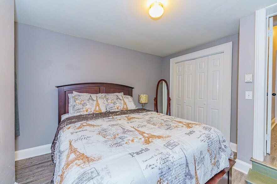 Building Photo - 112 Green St