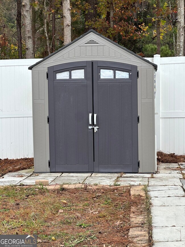 Building Photo - 101 Waters Edge Dr