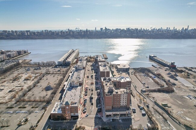 Building Photo - 1110 City Pl