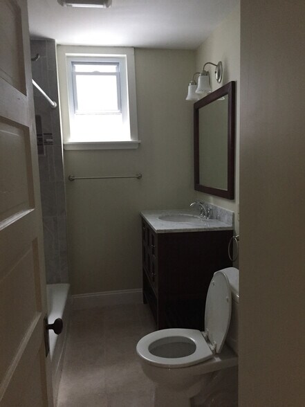 Building Photo - 940 Westcott St