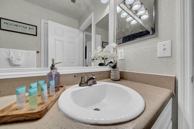 Building Photo - 10056 Montague St