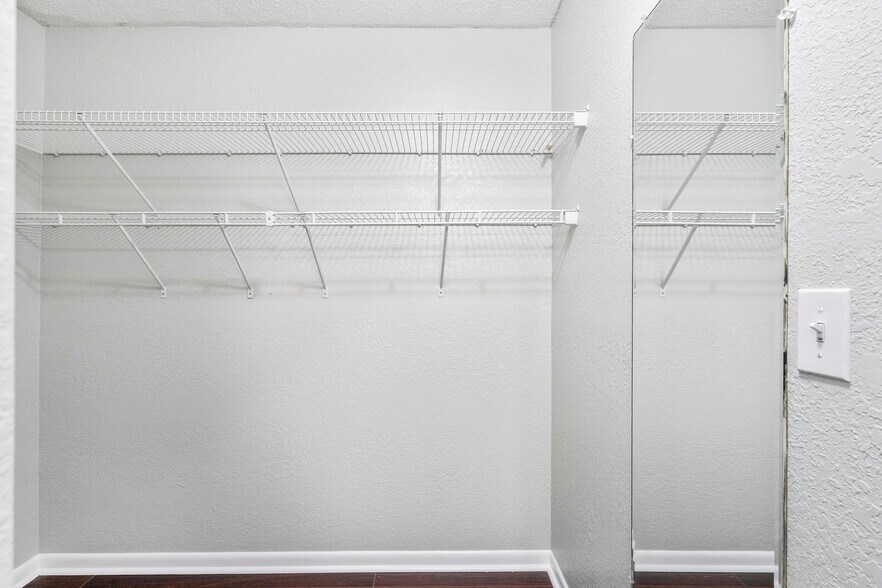 Building Photo - 7360 Ulmerton Rd