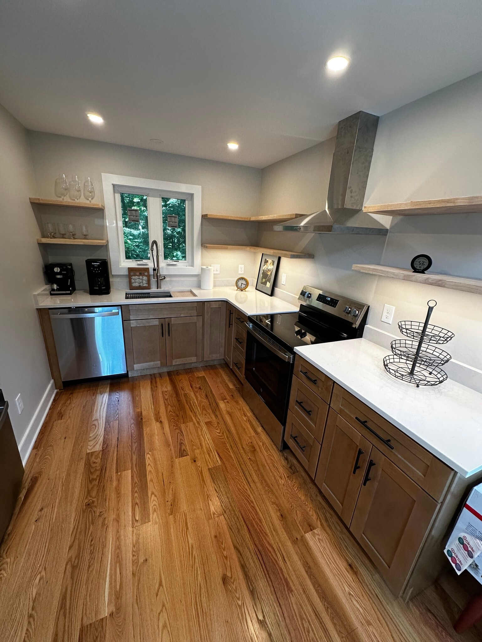 Building Photo - 209 Azalea Dr