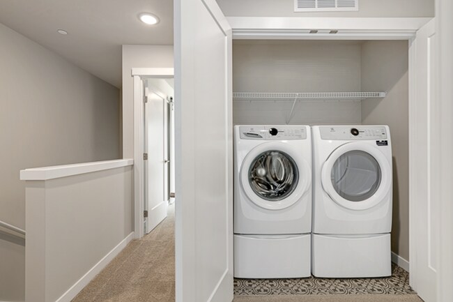 Building Photo - Modern Luxury in the Heart of Kenmore | 4Bed 3.5Bath | $3,599