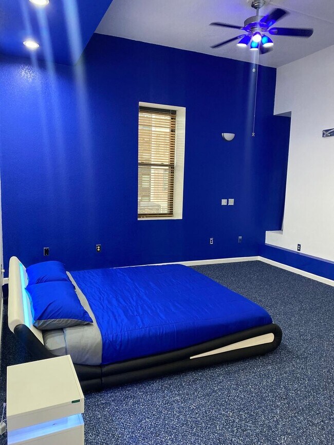 Building Photo - 335 N Superior St