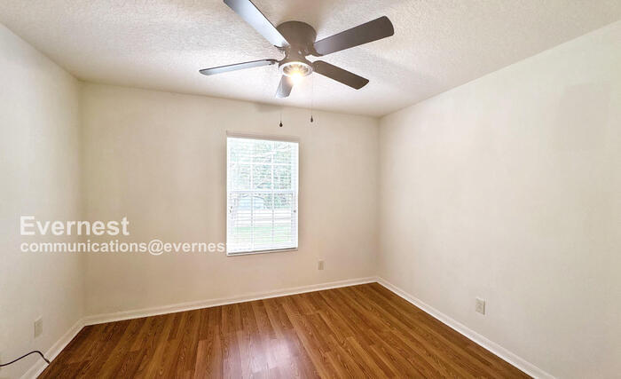 Building Photo - 10545 Shady Falls Ct