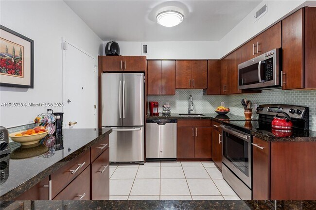 Building Photo - 5700 Collins Ave