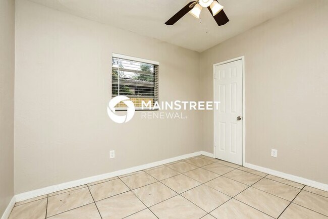 Building Photo - 3 Bedroom Pet-Friendly Home in Orlando, FL with Main Street Renewal