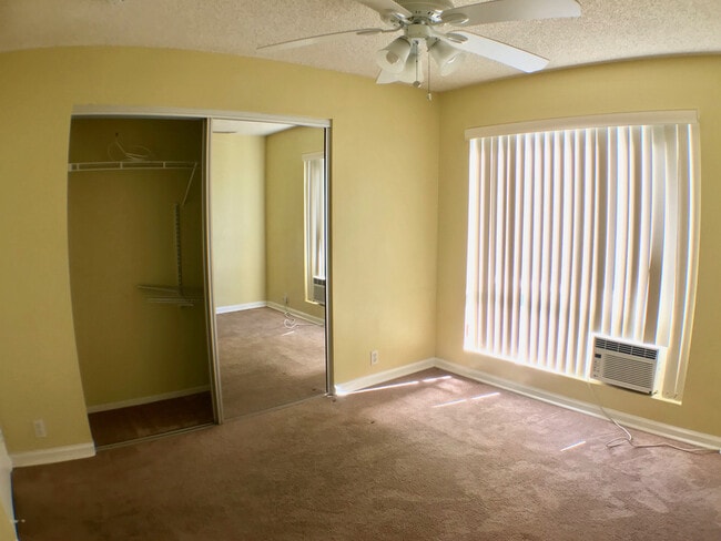 Building Photo - 271NKH