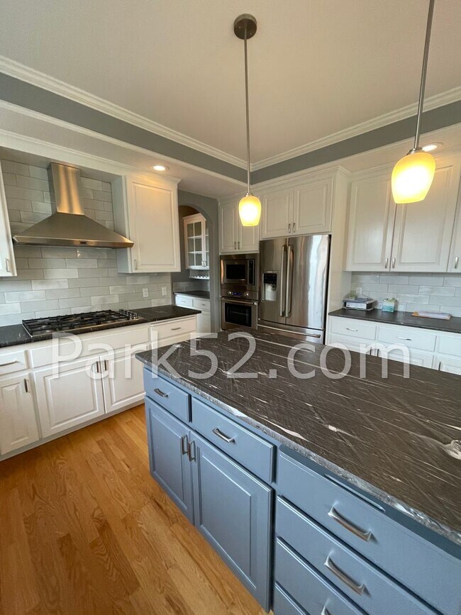 Building Photo - $500 Off 1st Full Month!  Browns Point NE ...