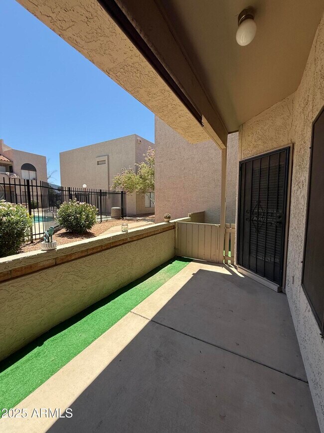 Building Photo - 11666 N 28th Dr