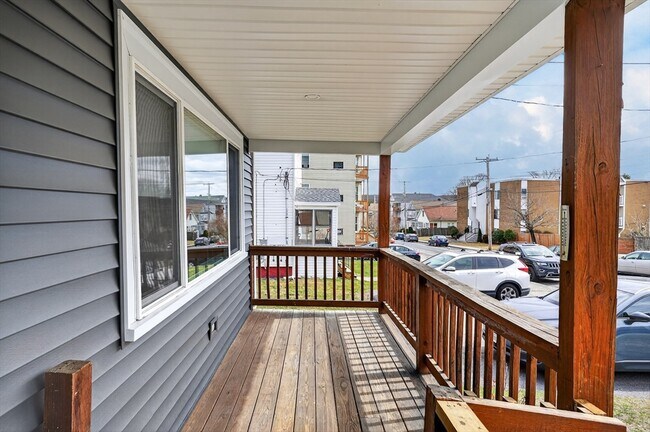 Building Photo - 28 Ekman St