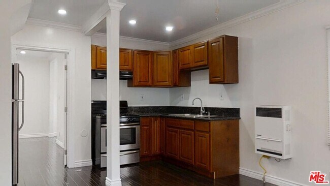 Building Photo - 3511 N Griffin Ave