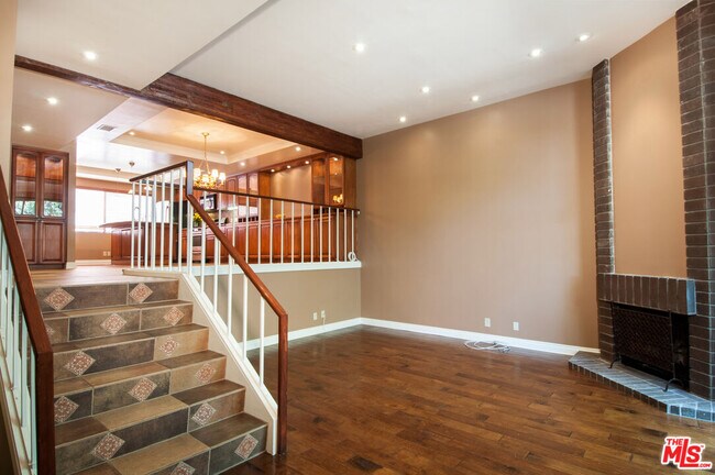 Building Photo - 13050 Mindanao Way