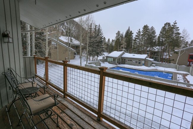 Building Photo - Move in Special! Keystone 2 bed/2bath! Plu...