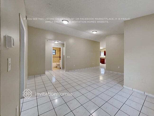 Building Photo - 2579 W 70th St