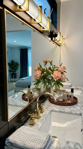 Building Photo - 4821 Heaven Ave