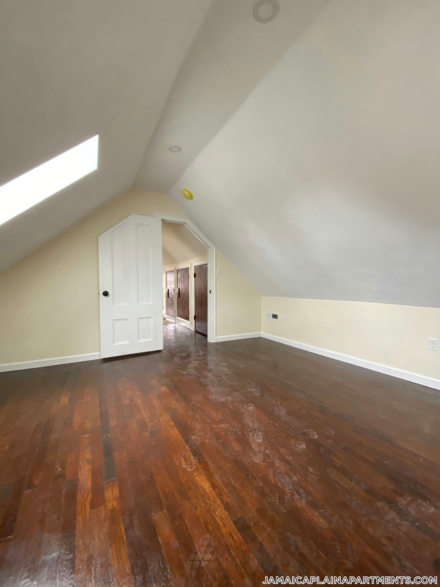 Building Photo - 18 Haverford St