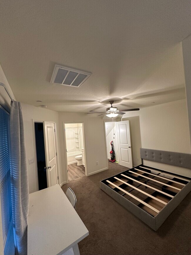 Building Photo - GenUnit Suite, Sterling Hl Ct