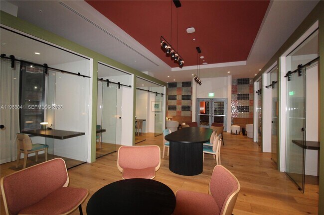 Building Photo - 11 NE 6th St