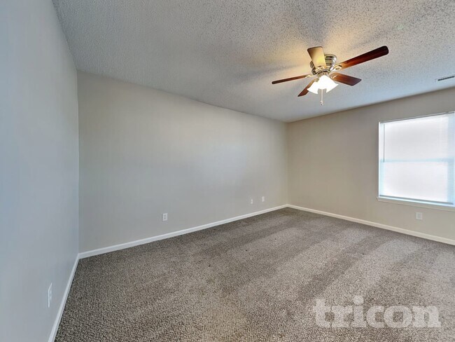 Building Photo - 1432 Dowell St