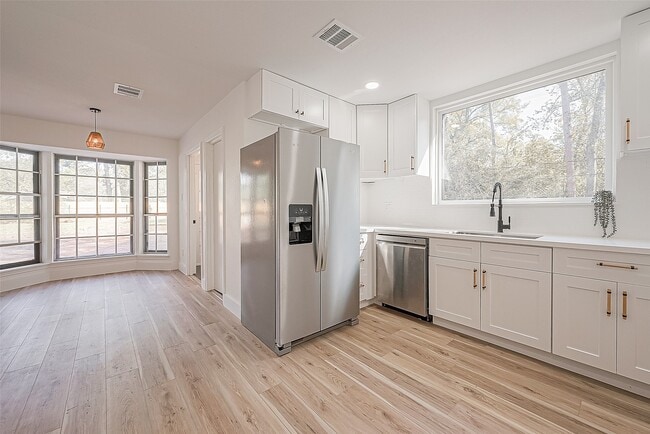 Building Photo - 811 Lemm Ct