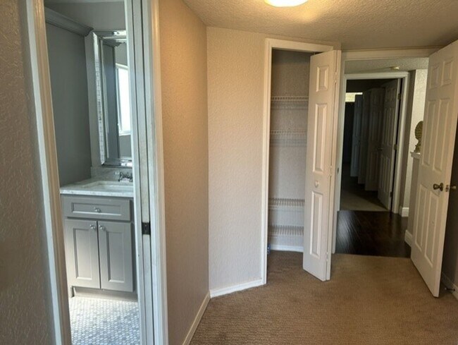 Building Photo - Luxury living with an Intracoastal view and direct access to dock, marina and lift