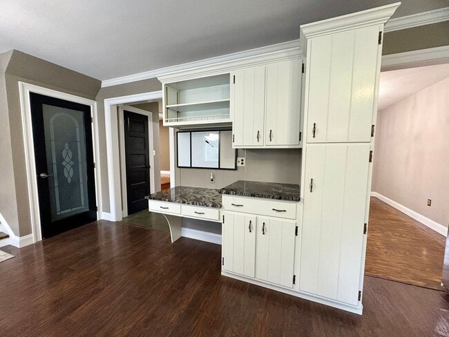 Building Photo - 4 Bedroom Single Family Home Available in ...