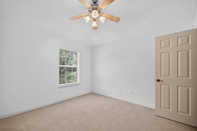 Building Photo - 404 Creekside Dr