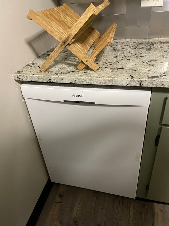 Building Photo - 660 Fairhaven Dr