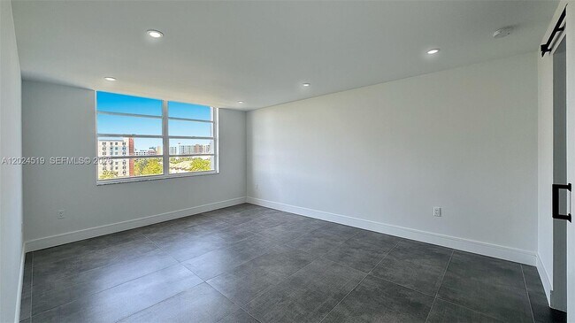 Building Photo - 2780 NE 183rd St