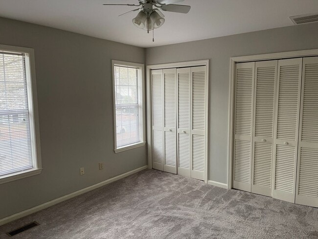 Building Photo - Spacious 3-Bedroom Townhome in Ballantyne Area