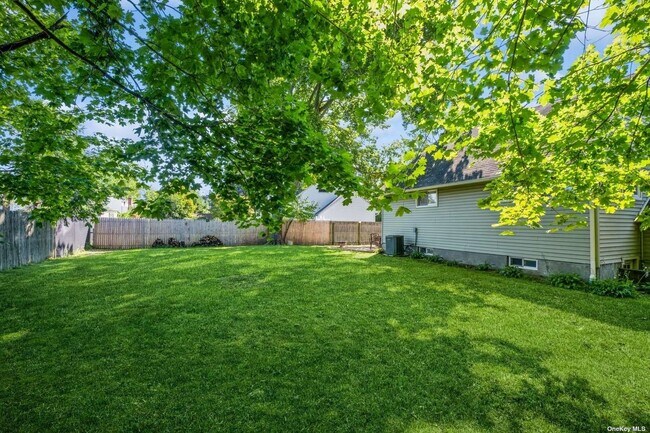 Building Photo - 6 Elmont Ln